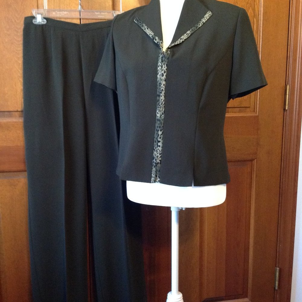 Danny and Nicole 2 PC Short Sleeved Pantsuit in dark Olive Green, size 10A